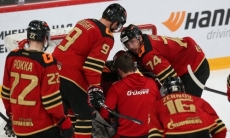 Экс-бомбардир «Барыса» помог его принципиальному сопернику разгромить одного из лидеров КХЛ. Видео