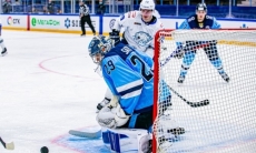 «В нужный момент подтащил». В Новосибирске назвали главного «виновника» поражения «Барыса» от «Сибири»