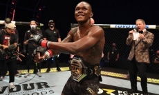 «Приготовьтесь к фейерверкам». Два чемпиона UFC договорились о бое и выбрали дату