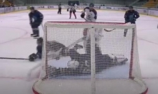 Казахстанский голкипер совершил фантастический сейв в разгромной победе чемпиона. Видео