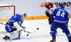 «Обнять мы его не сможем». «Барыс» призвал «наградить» героя матча с рижским «Динамо»