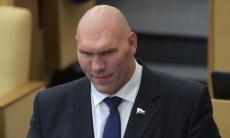 Валуев отреагировал на предложение присвоить звание «Героя России» Нурмагомедову
