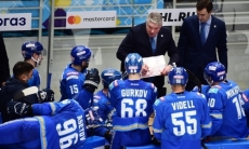 «Надо уметь требовать». Озвучены причины противоречий между наставником «Барыса» и хоккеистами