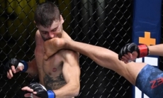 Дебютант UFC вырубил американца пушечным ударом ногой в голову. Видео нокаута