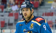 Соперник «Барыса» по конференции КХЛ подписал пробный контракт с нападающим