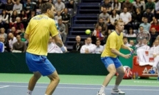 Казахстанские теннисисты стартовали с побед в парном разряде турнира в США