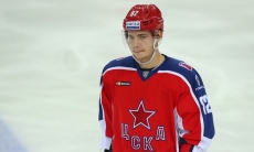 Хоккеист с двумя сотнями игр в КХЛ усилил ближайшего соперника «Барыса»