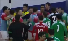 Настоящее побоище устроили игроки во время матча чемпионата Казахстана. Видео