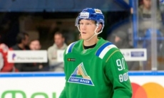 Капитан «Барыса» уступает лидерство по броскам в КХЛ горе-нападающему