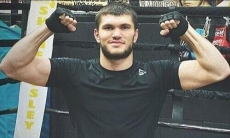 Обладатель титула WBC из Казахстана удивил подписчиков необычным упражнением. Видео
