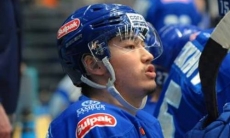 «Мы стараемся играть в свой хоккей, которому нас учат». Алихан Асетов подвел итоги матча с «Авангардом»