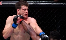 Американскому бойцу UFC «двоечкой» нанесли первое поражение в карьере. Видео нокаута