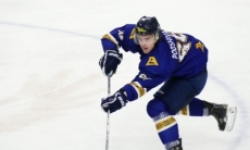 «Прибавили в движении и реализовали моменты». Хоккеисты «Алтая-Торпедо» и «Иртыша» рассказали о сыгранных встречах