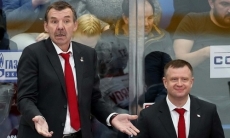 Соперник «Барыса» по КХЛ забил самый необычный гол сезона. Судьям пришлось сверяться с правилами