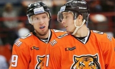 Соперник «Барыса» по конференции КХЛ поместил в список отказов двух братьев