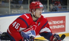 Защитник соперника «Барыса» по КХЛ отправился в «Аризону»