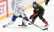 «Изрядно испортила настроение вялым „ястребам“». Ключевой эпизод победы «Барыса» над «Авангардом» выявлен в России