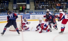 Конкурент «Барыса» за место в плей-офф КХЛ одержал победу в триллере с 11 шайбами