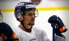 Экс-форвард «Барыса» оформил хет-трик за лидера чемпионата Германии. Видео