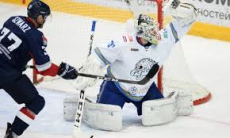 «Играет в „акробатической манере“». Хоккеист «Барыса» включен в сборную месяца в КХЛ