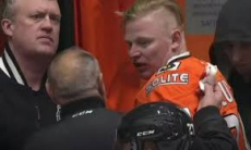 Нападающий «Барыса» раскровил лицо сопернику и получил 5+20. Видео