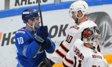 «Хлестким ударом зажег сирену». В России оценили победу «Барыса» и хет-трик Михайлиса