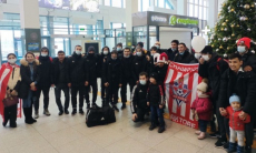 Сотворивший сенсацию в Лиге Чемпионов казахстанский клуб встретили болельщики в аэропорту
