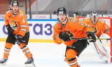 Без мотивации? Игрокам преследователя «Барыса» серьезно задерживают зарплату