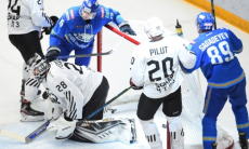 «Казахстанцы „забили“ шайбу по-футбольному». В России признали невезение «Барыса» в матче КХЛ