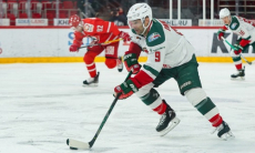 Клуб КХЛ пострадал от хоккеиста сборной Казахстана перед матчем с «Барысом». Видео