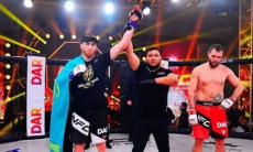 Казахстанский файтер мощно нокаутировал украинца за 50 секунд. Видео