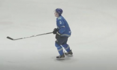 Форвард из системы «Барыса» провёл тренировку с микрофоном. Видео