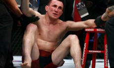 Боец UFC был госпитализирован после купания в замерзшем пруду. Видео
