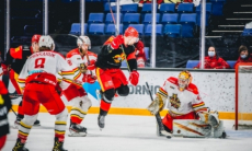 Аутсайдер конференции «Барыса» вырвал победу в овертайме, уступая 1:3 по ходу второго периода