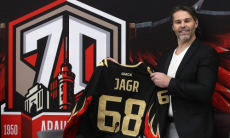 «Авангард» перед матчем с «Барысом» обратился к легенде мирового хоккея