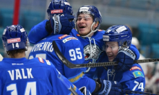 Михайлис или Карлссон? Хоккеист «Барыса» признан лучшим игроком дня в КХЛ