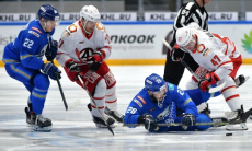 «Вообще в зону не могли выйти». В чем секрет успеха «Барыса» в матче КХЛ с «Автомобилистом»