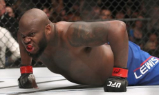 Сенсацией и брутальным нокаутом завершился главный бой турнира UFC. Видео