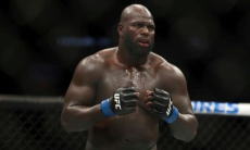 «Большой мальчик» проиграл главный бой турнира UFC Fight Night 186