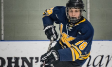 «Мечтаю играть в НХЛ». 16-летний хоккеист из Казахстана выступает в Америке за две команды и болеет из-за океана за «Барыс»