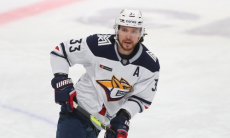 КХЛ отменила наказание защитника «Металлурга» перед стартом серии плей-офф КХЛ с «Барысом»