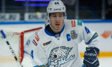 «Заставил забыть ошибку». КХЛ выделила «спасение» капитаном «Барыса» своего партнера