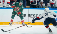 Нападающий сборной Казахстана продлил свой антирекорд в плей-офф КХЛ до 12 матчей