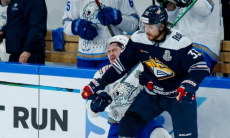 «Арбитры путают». Российское СМИ удивилось абсурдности судейского решения в матче «Барыса» с «Металлургом»