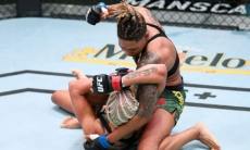 Обидчицу казахстанки Марии Агаповой отчислили из UFC