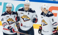 «Хорошо, что дотерпели». Нападающий «Металлурга» — о сложности победного матча с «Барысом», и затяжной серии