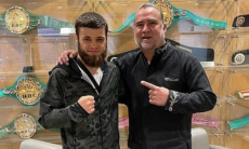 Казахстанский боксер встретился с представителем Golden Boy после скандального поражения