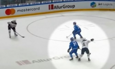 КХЛ обнаружила «грязный» прием нападающего «Металлурга» и бездействие судей в матче серии с «Барысом». Видео