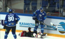 «Ужасная ситуация». В России рассказали о жуткой травме олимпийского чемпиона в матче с «Барысом» и показали видео