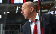 «Конечно, это грязь». Бывший главный тренер «Барыса» — о поражении в матче плей-офф КХЛ